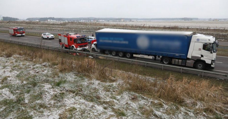 zdjęcie: Ofiary wypadku w Podlaskiem nie miały zapiętych pasów bezpieczeństwa / fot. PAP