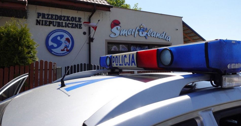zdjęcie: Policjanci w ,,Smerfolandii” / fot. KPP w Ciechanowie