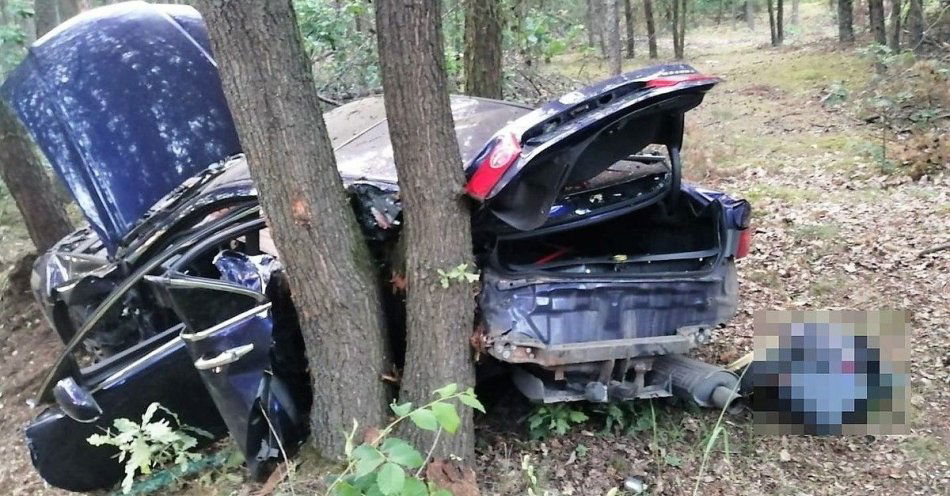 zdjęcie: Jazdę zakończył dachowaniem / fot. KPP Parczew