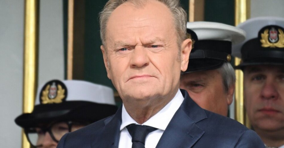zdjęcie: Premier: Polska staje się portową potęgą na Bałtyku / Gdynia, 04.10.2025. Premier Donald Tusk podczas inauguracji roku akademickiego 2025/2026 Uniwersytetu Morskiego, 4 bm. na żaglowcu szkolnym 