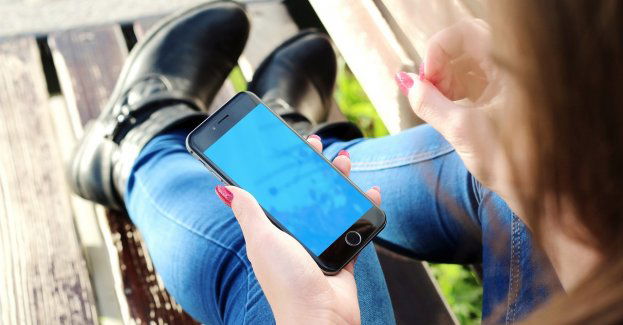 Hej Mamo telefon mi się rozwalił mój nowy numer zapisz i napisz do mnie smsa”