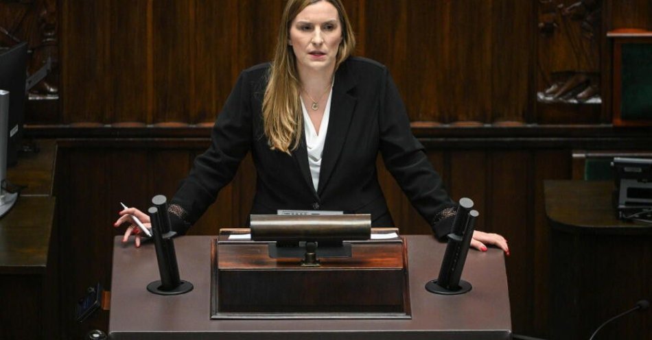 zdjęcie: Sobkowiak-Czarnecka: mimo weta prezydenta Polska dalej jest częścią unijnego programu SAFE / Warszawa, 12.02.2026. Pełnomocnik Rządu do spraw Instrumentu na rzecz Zwiększenia Bezpieczeństwa Europy Magdalena Sobkowiak-Czarnecka na sali obrad Sejmu, 12 bm. Niższa izba parlamentu zajmuje się sprawozdaniem Komisji Finansów Publicznych oraz Komisji Obrony Narodowej o rządowym projekcie ustawy o Finansowym Instrumencie Zwiększenia Bezpieczeństwa SAFE. (mo/zkoc) PAP/Marcin Obara
