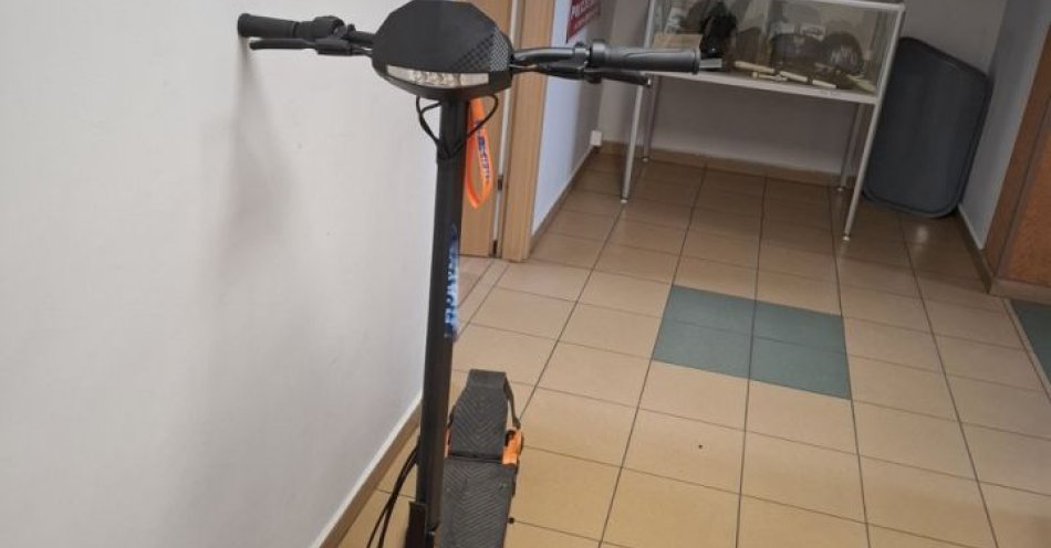zdjęcie: 14-latkowie odpowiedzą za kradzieże dwóch hulajnóg elektrycznych / fot. KPP Kępno