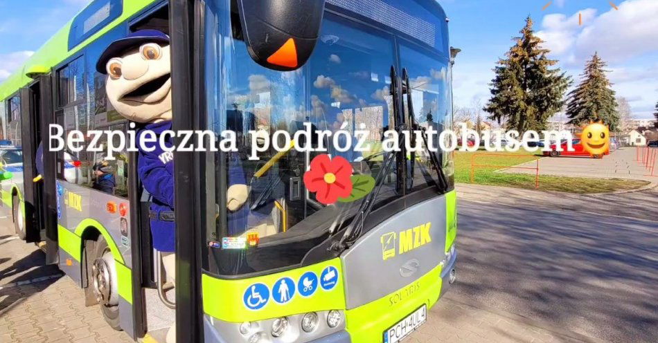 zdjęcie: Bezpieczna podróż autobusem / fot. KPP Chodzież