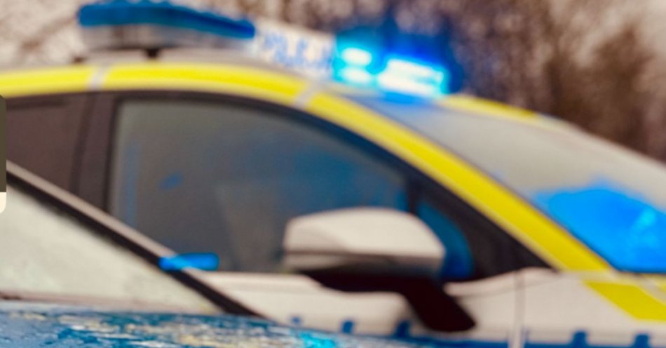 zdjęcie: Policjanci odnaleźli dziecko, które zgubiło się podczas spaceru. / fot. KMP w Słupsku