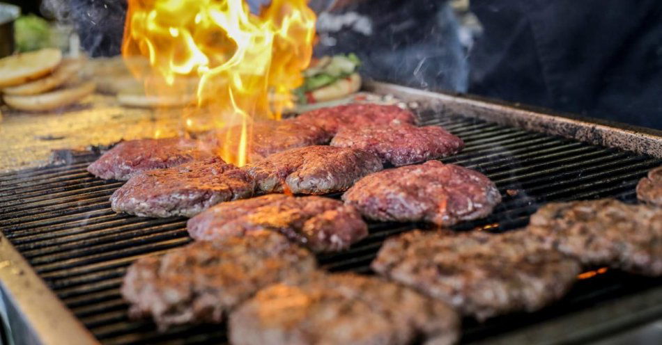 zdjęcie: Większy ruch w fast foodach niż rok wcześniej / fot. PAP