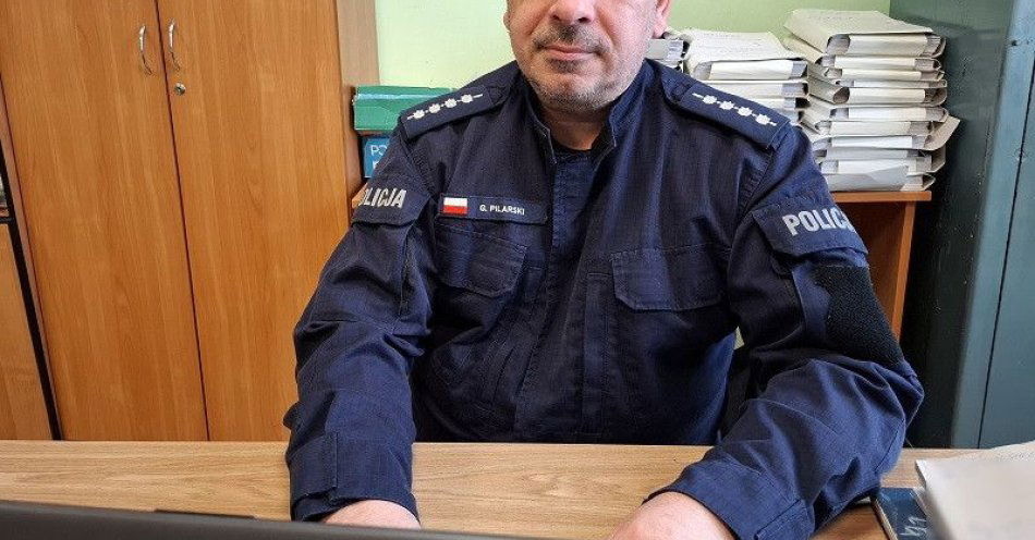 zdjęcie: Policjant po służbie odnalazł zaginionego 17-latka w 20 minut / fot. KPP w Lęborku