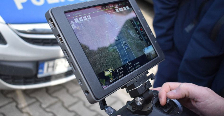 zdjęcie: Policyjny dron ujawnił wykroczenia na drogach powiatu kościańskiego / fot. KPP Kościan