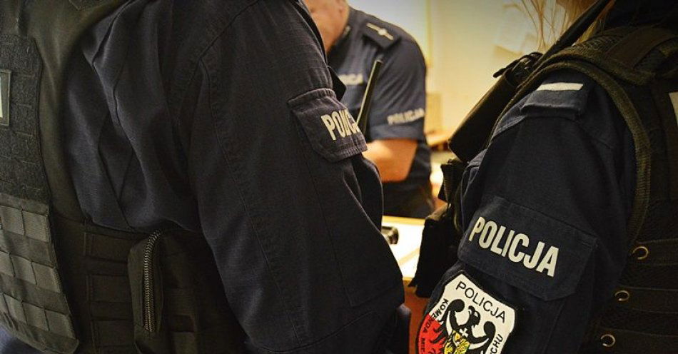 zdjęcie: Wieczorne zatrzymania dwóch osób poszukiwanych za wcześniejsze kradzieże i włamania / fot. KMP w Wałbrzychu
