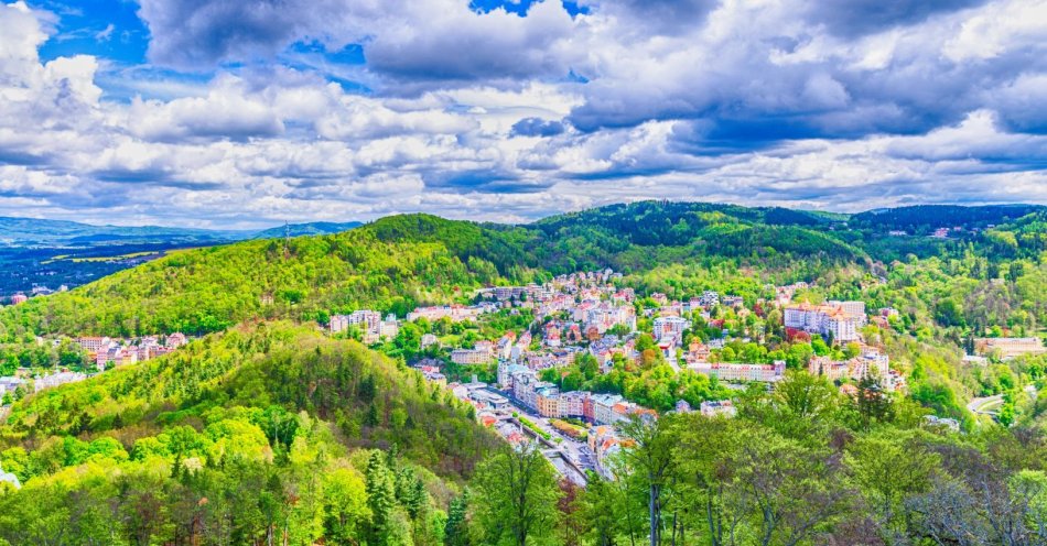 zdjęcie: Jelenia Góra z umową pożyczki na zieloną transformację / v6110134