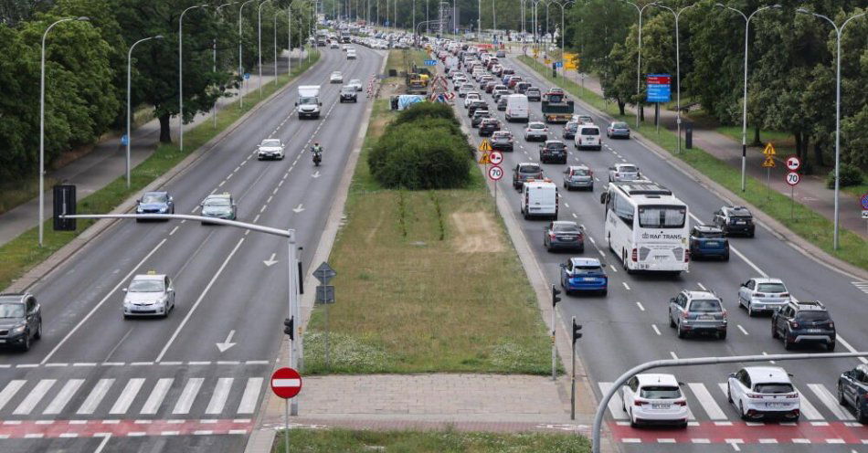 zdjęcie: Drogowcy w poniedziałek rozpoczną remont S8 / fot. PAP