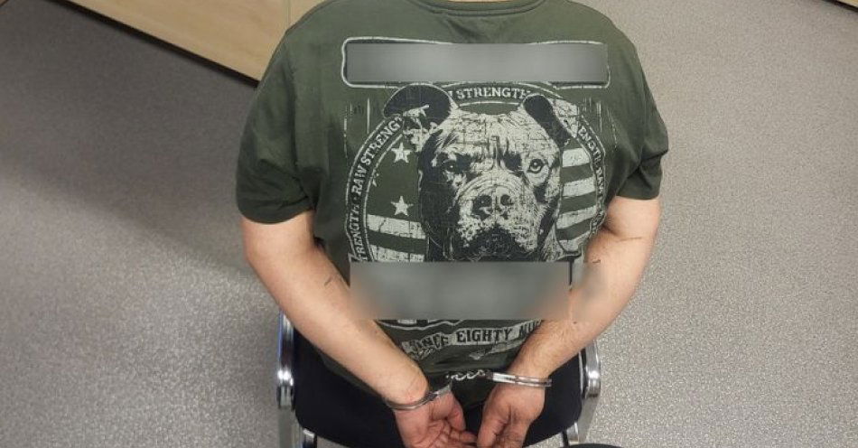 zdjęcie: Zatrzymano 34 latka po groźbach w sklepie w Dąbrowie Górniczej / fot. KMP w Dąbrowie Górniczej