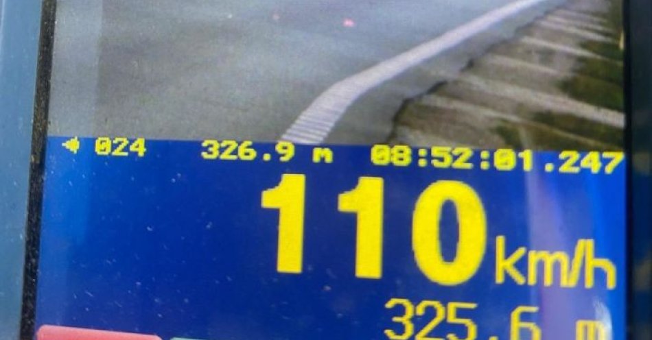 zdjęcie: Zatrzymane prawa jazdy i kary za przekroczenia prędkości / fot. KPP w Przysusze