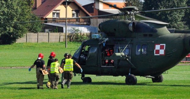 Strażacy i wojsko prowadzą ewakuację ZOL-u w Paczkowie