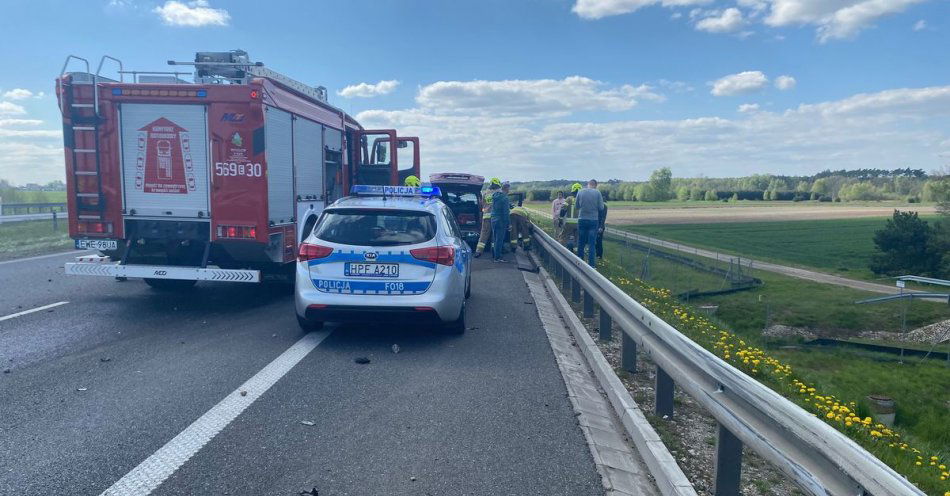 zdjęcie: Niebezpiecznie w Zdzierczyźnie na drodze S8 / fot. KPP w Wieruszowie