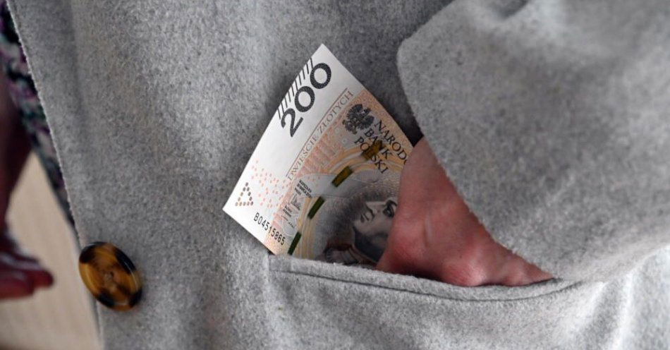 zdjęcie: Poprawia się sytuacja finansowa Polaków / fot. PAP