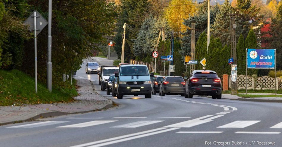 zdjęcie: Latarnie oświetlą ulice na osiedlach Budziwój i Staroniwa w Rzeszowie / fot. nadesłane