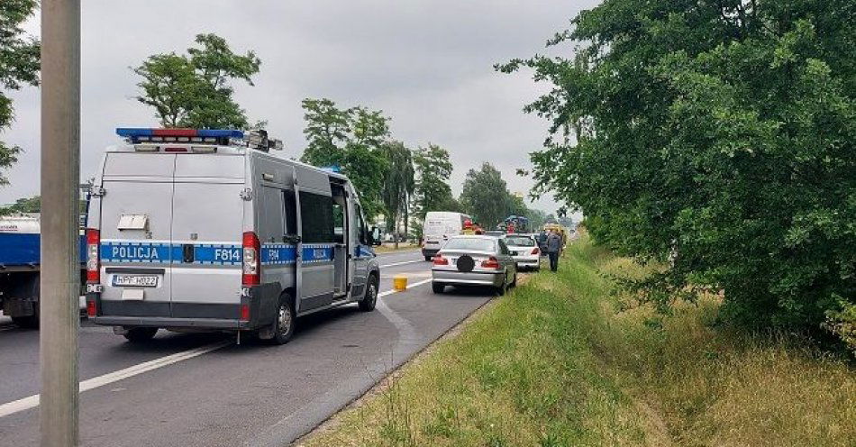 zdjęcie: Trzy kolizje w jednym miejscu z udziałem 7 samochodów osobowych / fot. KPP w Kutnie