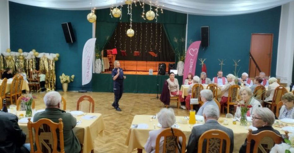 zdjęcie: Siła kobiet - seniorzy w Barcinku / fot. KMP w Jeleniej Górze