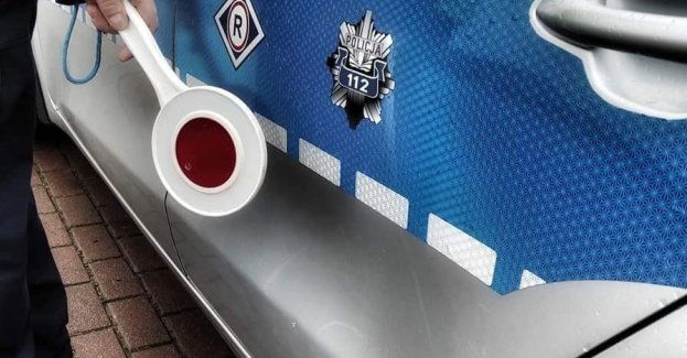 Pijany kierowca busa z zakazem uciekał przed policją