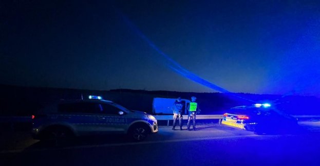 Nocny pościg za kierowcą busa nielegalnie przewożącego migrantów