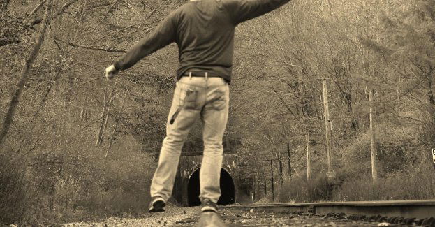 W Gąsocinie pod Ciechanowem pociąg relacji Gdynia-Kraków śmiertelnie potrącił mężczyznę