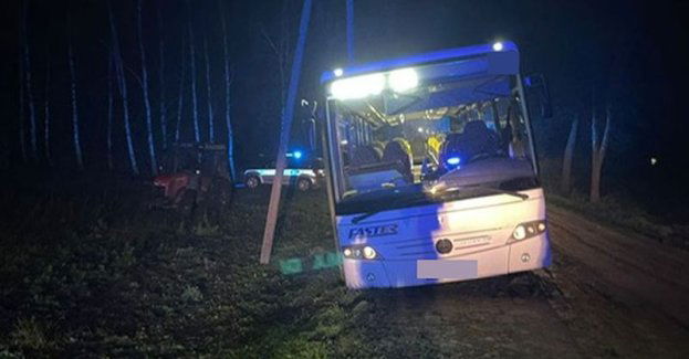 Policja apeluje o oczyszczanie dróg po pracach polowych