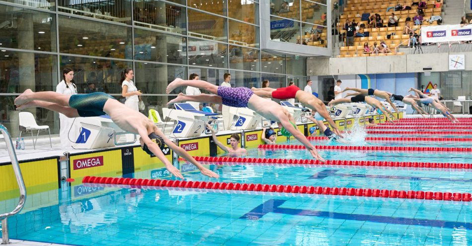 zdjęcie: Pływacy z Koszalina zdominowali zawody Otylia Swim Cup w Szczecinie. Otylia Jędrzejczak: Uczymy dzieci zasad fair play w rywalizacji sportowej / fot. Łukasz Szeląg
