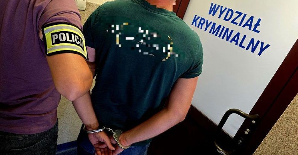 zdjęcie: Włamał się przez okno, ukradł telewizor i kamery. Złodziej błyskawicznie „wpadł” w ręce kryminalnych z jawora / fot. KPP w Jaworze
