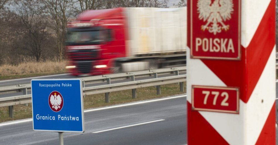 zdjęcie: Kontrolujemy cudzoziemców przy granicy z Niemcami / fot. PAP