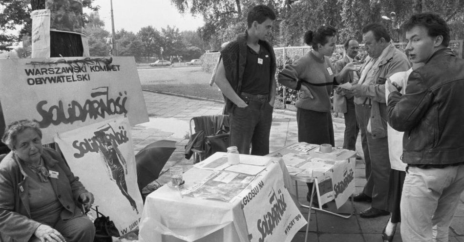 zdjęcie: 35 lat temu „Solidarność” zwyciężyła w częściowo wolnych wyborach parlamentarnych / fot. PAP