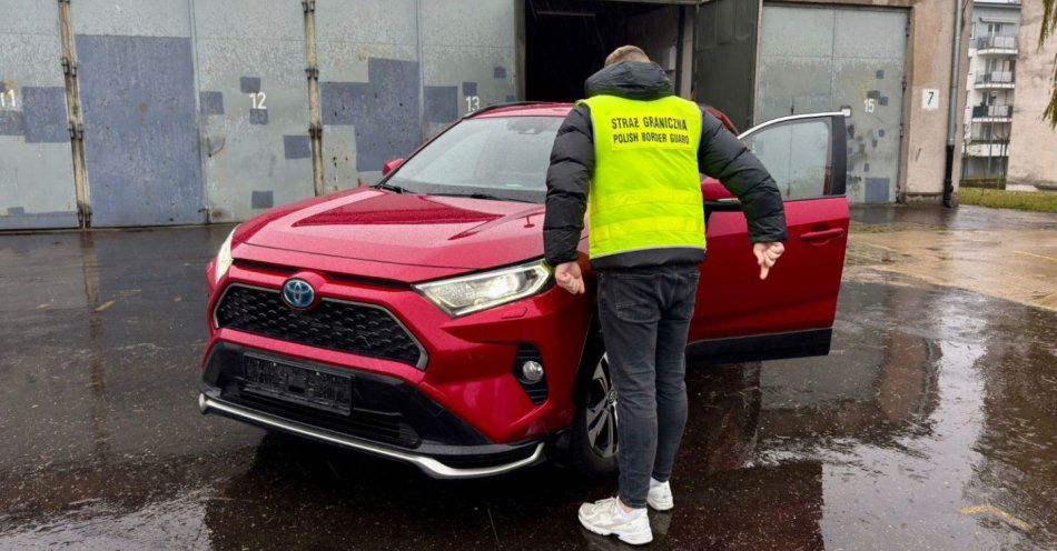 zdjęcie: Poszukiwali ją Norwegowie, odzyskali w Świnoujściu strażnicy graniczni / Fot. MOSG