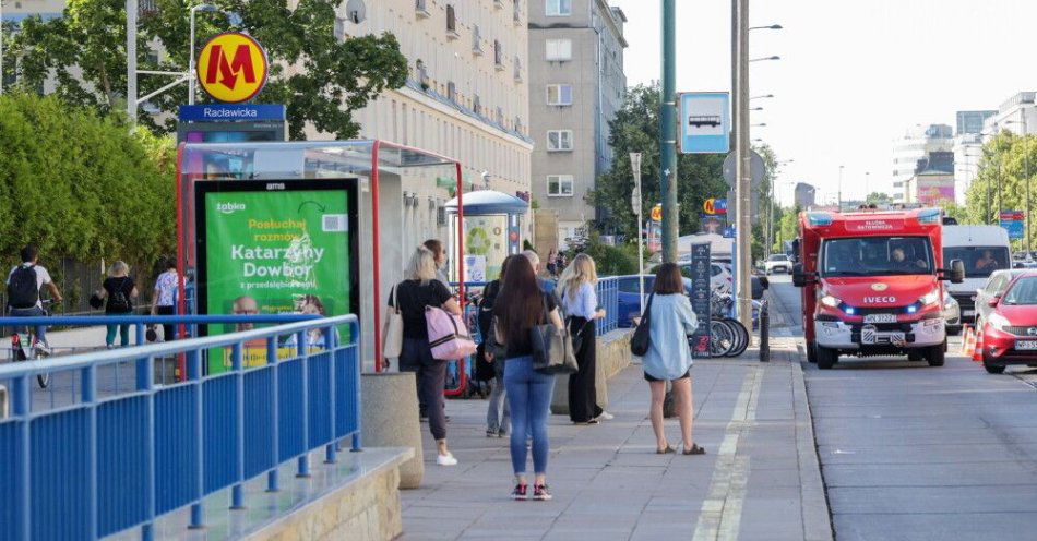 zdjęcie: Przywrócono ruch metra na odcinku Centrum-Młociny / fot. PAP