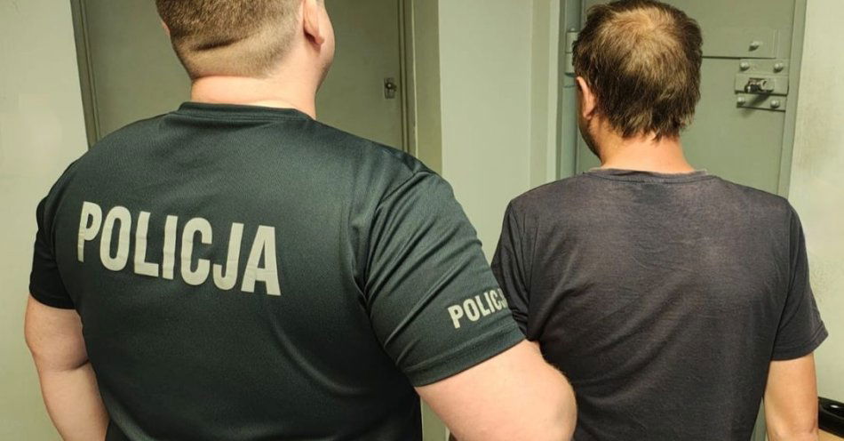zdjęcie: Niepozorne spotkanie w parku / fot. KPP w Radomsku