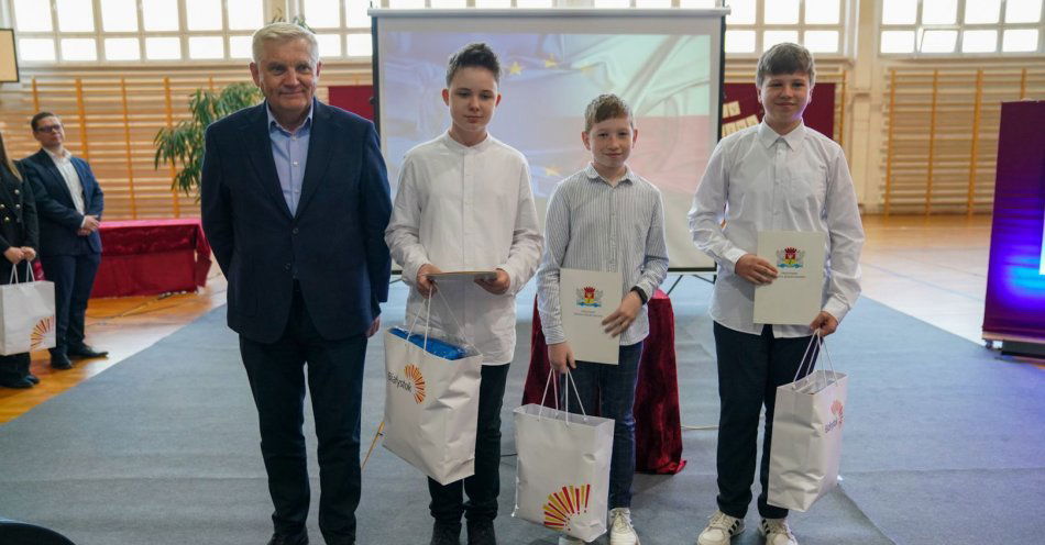 zdjęcie: Primary Schools Art Competition – zwycięzcy nagrodzeni / fot. nadesłane