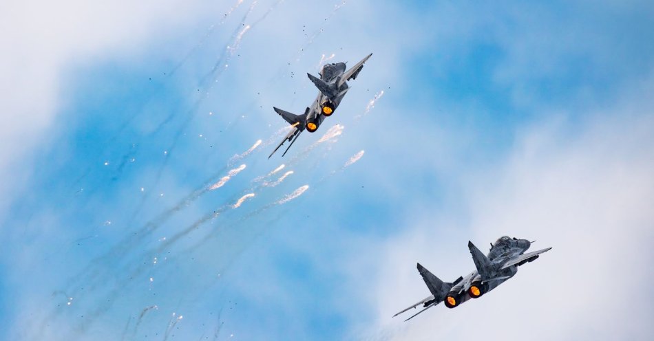 zdjęcie: Rektor Uniwersytetu Śląskiego potępił kontrowersyjne słowa Marka Migalskiego o śmierci pilota F-16 / v26793680