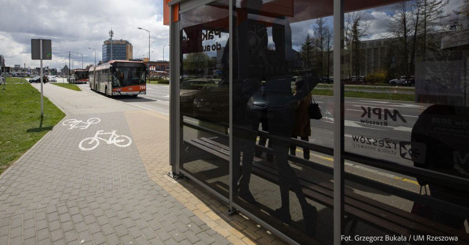 zdjęcie: 140 nowych wiat, 150 stojaków rowerowych - na rzeszowskich przystankach autobusowych zostaną wprowadzone zmiany / fot. nadesłane