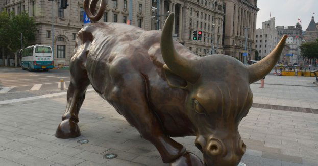 Rzeźba byka z okazji 160-lecia miasta stanęła na ul. Dworcowej