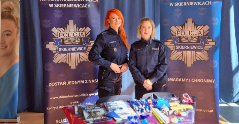 zdjęcie: Akademickie Targi 2026 w Ekonomiku: droga do służby w Policji / fot. KMP w Skierniewicach