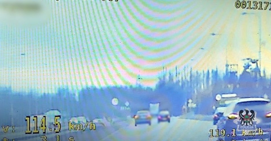 zdjęcie: Wałbrzyszanin przekroczył dozwoloną prędkość o 64 km/h i utracił prawo jazdy / fot. KMP w Wałbrzychu