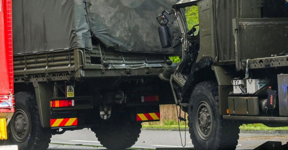 zdjęcie: Pięcioro poszkodowanych po zderzeniu brytyjskich pojazdów wojskowych / fot. PAP