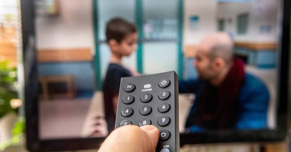 zdjęcie: Od stycznia wzrasta opłata abonamentowa za odbiorniki radiowe i telewizyjne / Łódź, 20.01.2021. Zdjęcie ilustracyjne. Pilot do telewizora. (gm/dw) PAP/Grzegorz Michałowski