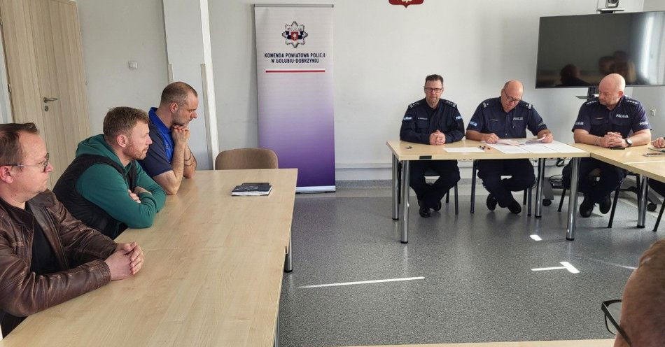 zdjęcie: Policja i kluby piłkarskie przygotowują się do rundy wiosennej / fot. KPP w Golubiu-Dobrzyniu