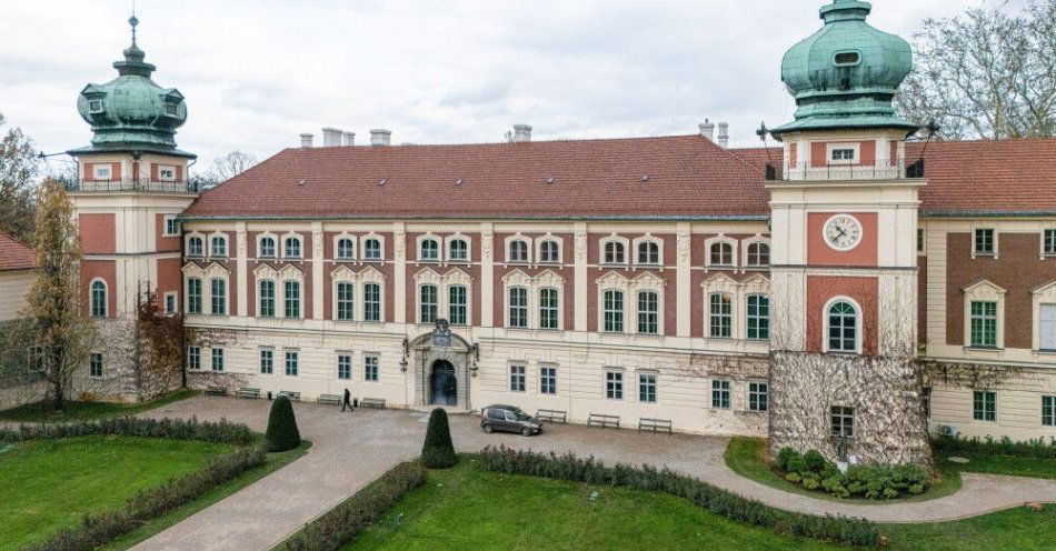 zdjęcie: Nocne zwiedzanie zakamarków zamku w Łańcucie / fot. PAP