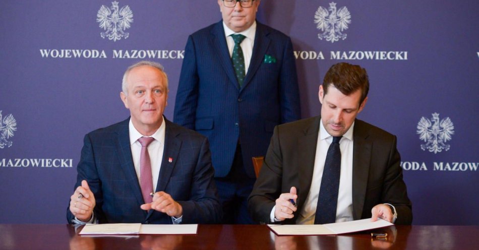 zdjęcie: Wojewoda Mazowiecki podpisał umowy na dopłaty dla samorządów do transportu publicznego / fot. PAP