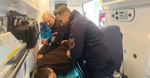 Policja szkoli ratowników medycznych z technik samoobrony