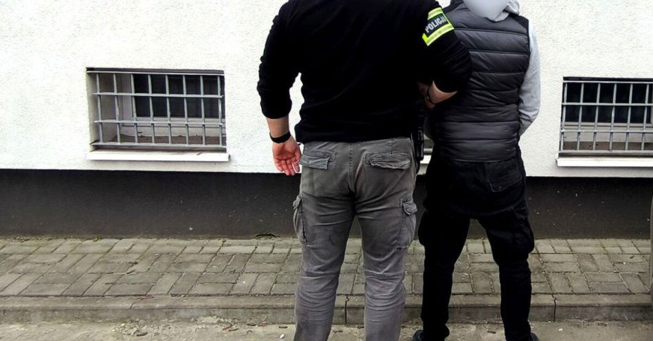 zdjęcie: Kryminalni zatrzymali 16 poszukiwanych podczas serii akcji / fot. KMP w Piotrkowie Trybunalskim