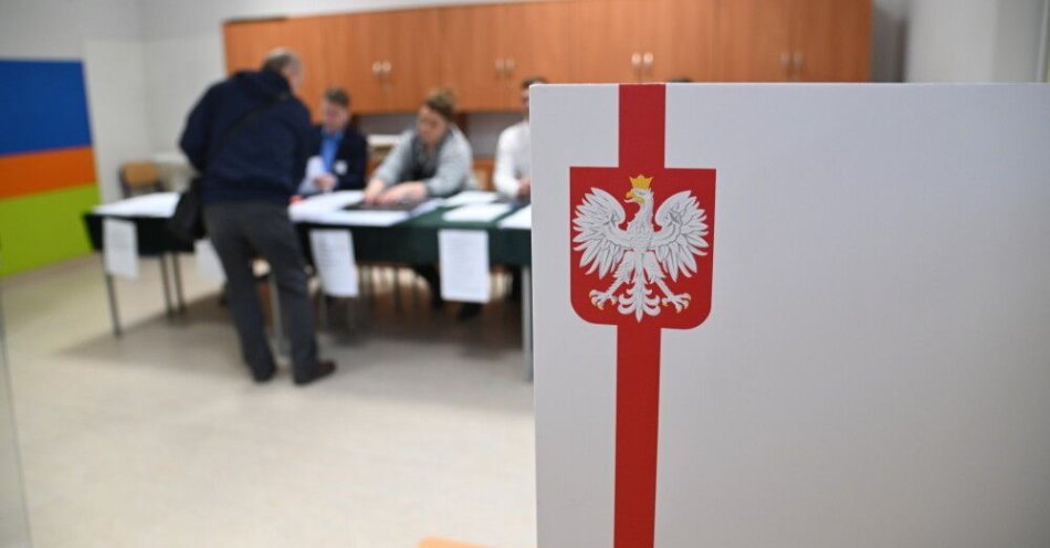 zdjęcie: Korzystanie z mObywatela podczas wyborów jest bezpieczne / fot. PAP