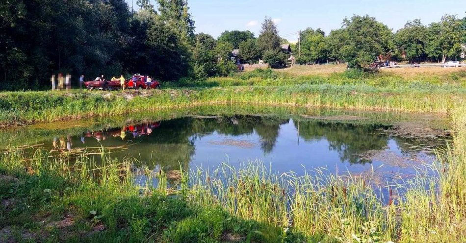 zdjęcie: 25 latek utonął w stawie / fot. KPP Kraśnik