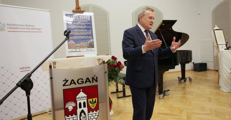 zdjęcie: Przez 7,5 roku zrealizowaliśmy ponad 6,2 tys. inwestycji / fot. PAP